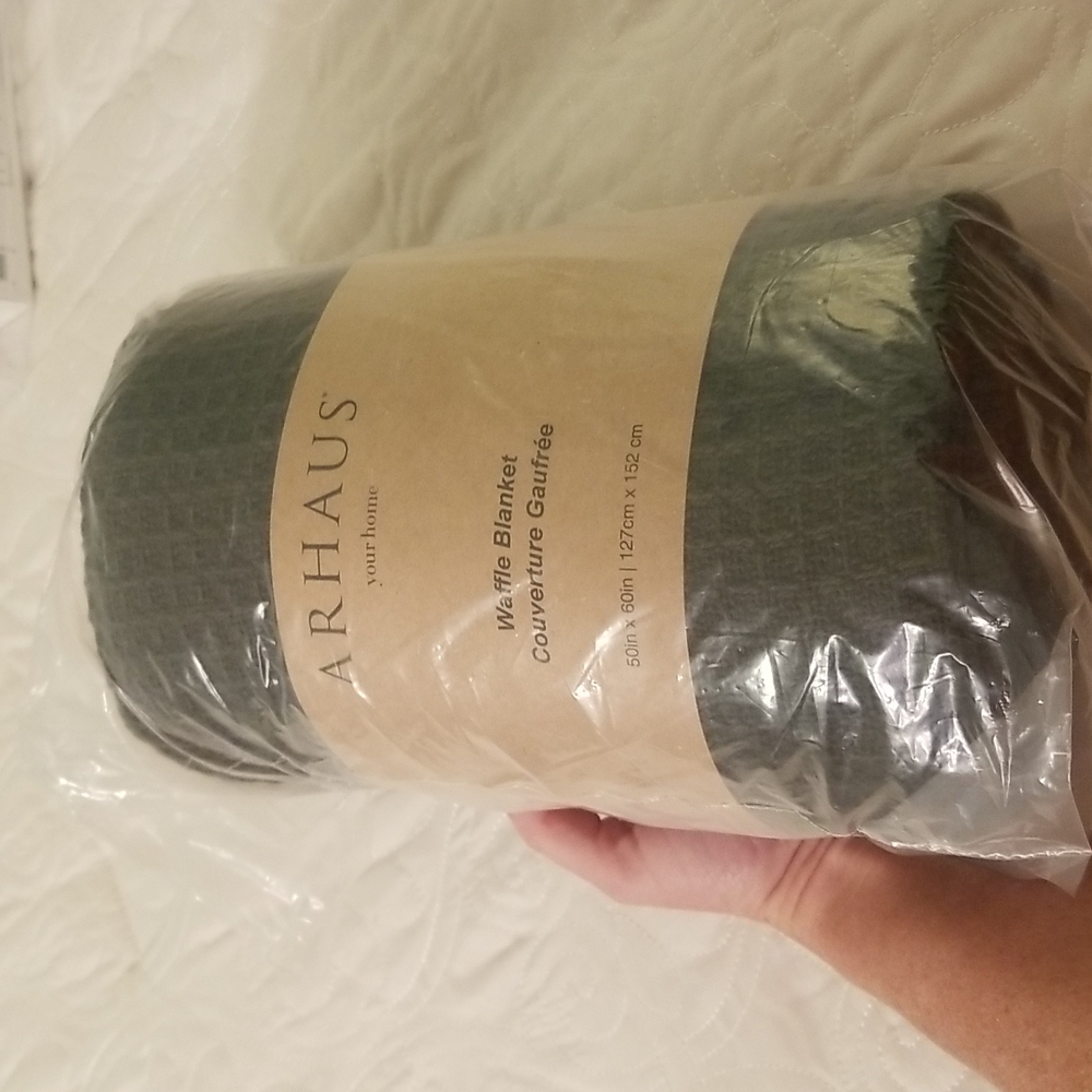 NWOT Arhaus Waffle Blanket 50x60